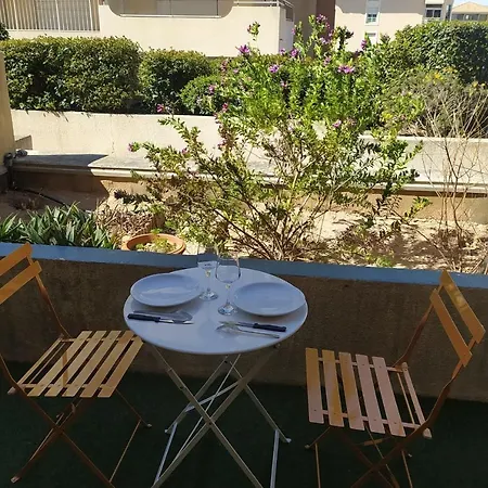 Apartment Charming Air-conditioned Studio 