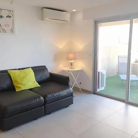 Charming Air-conditioned Studio 