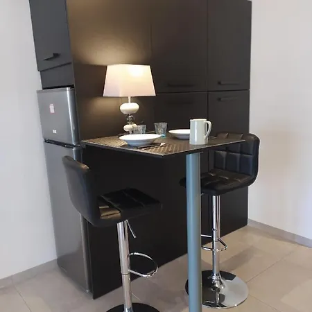 Apartment Charming Air-conditioned Studio 